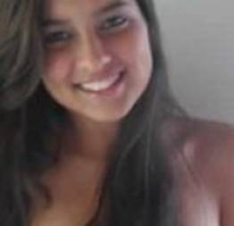 Fernanda foi flagrada na maior putaria com primo e foi flagrada pela mãe